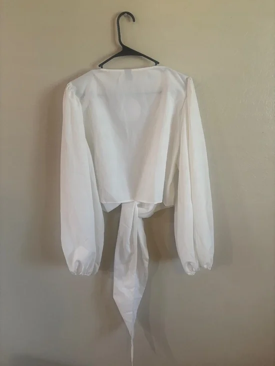 SHEIN White Tie-Front Puff Sleeve Crop Top - Picture 6 of 6